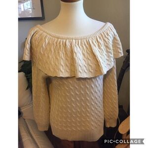 TCEC Off shoulder Super Sexy Sweater S- Brand New